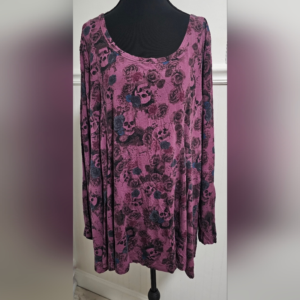 Torrid Super Soft Knit Top Roses And Skulls 4 / 4X
